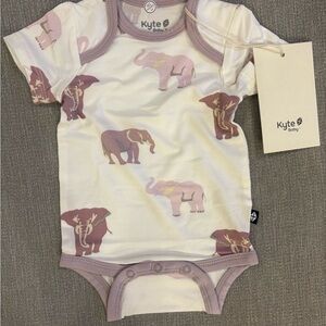 Kyte BABY Wisteria Elephant Onesie. BNWT. Unisex. Size: Newborn